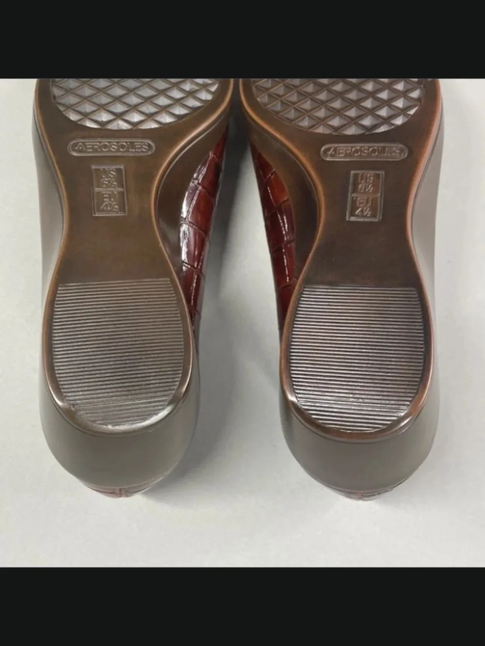 NEW Aerosoles Shoes Womens 6.5 brown faux leather alligator final exam wedge